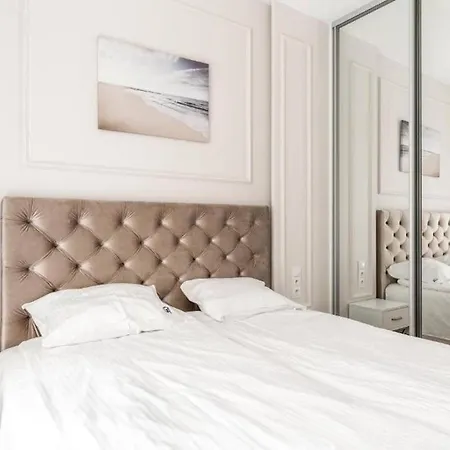 Apartment Urban Chic - Mennica - One Bedroom -citycenter&18 Warsaw
